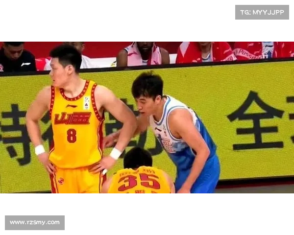 隆拉威巧妙应对身高差三回合掌控节奏胜阿苏克战术分析